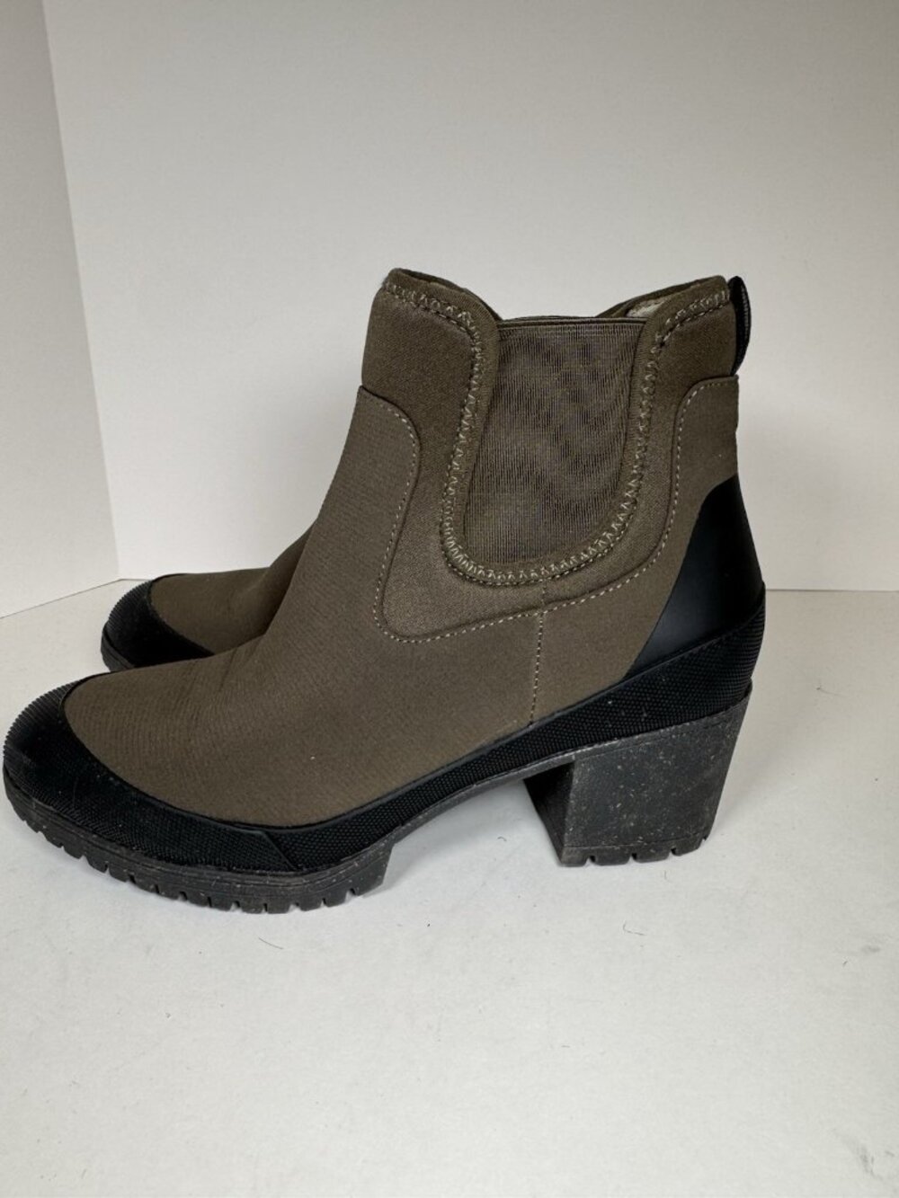 Women’s Dr. Scholl's Line Em Up Almond Toe Olive Chelsea Boot Size 7